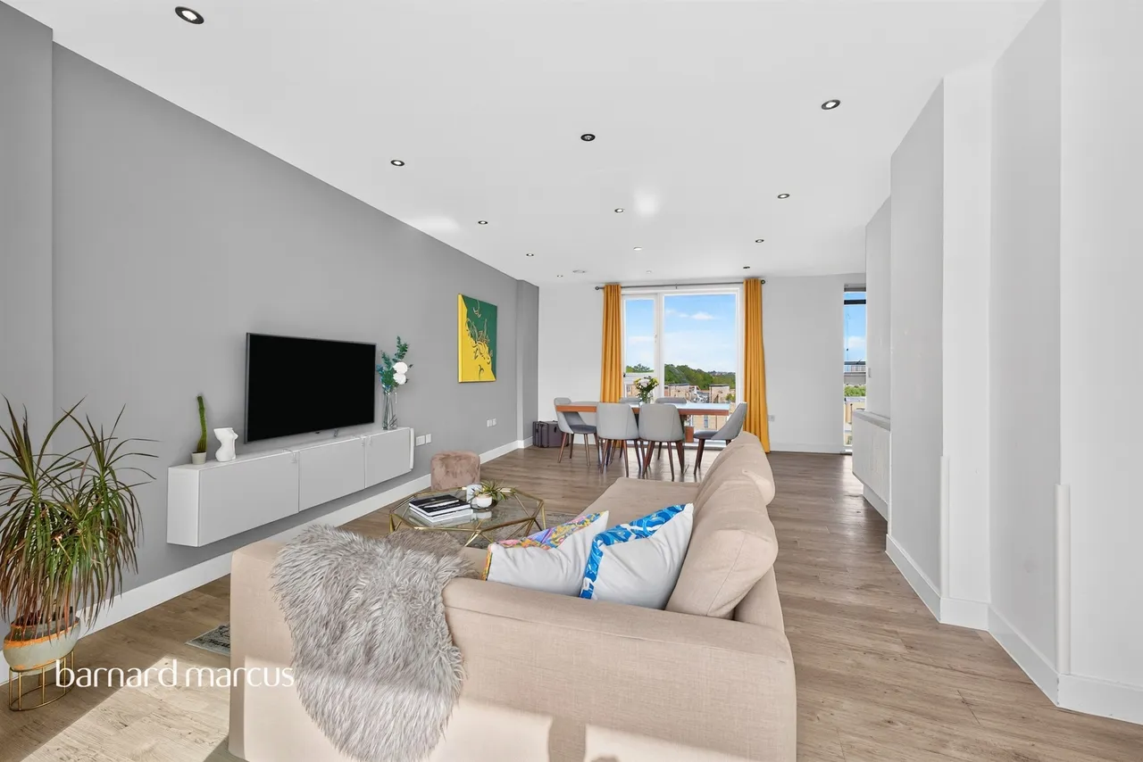 Henry Darlot Drive, London, NW7, photo 12