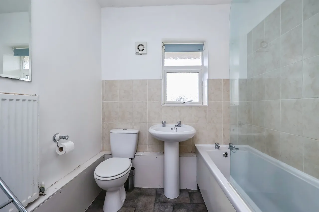 Larkfield Road, Nuthall, NG16, photo 13