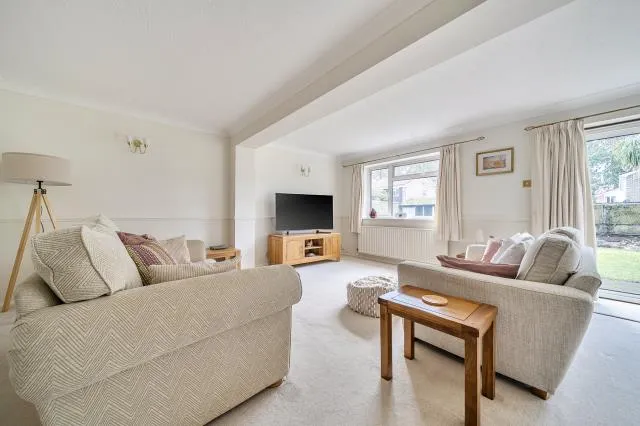 Cherrydale Road, Camberley, GU15, photo 3