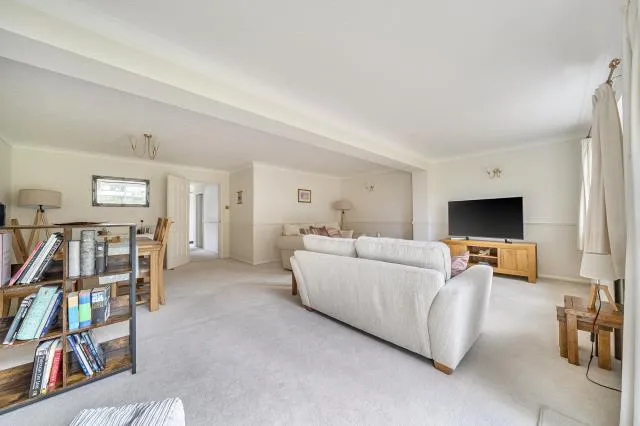 Cherrydale Road, Camberley, GU15, photo 4