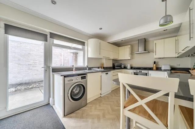 Cherrydale Road, Camberley, GU15, photo 7