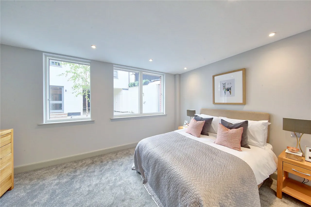 Old Bakery Mews, Hampton Wick, Kingston, KT1 4FU, photo 7