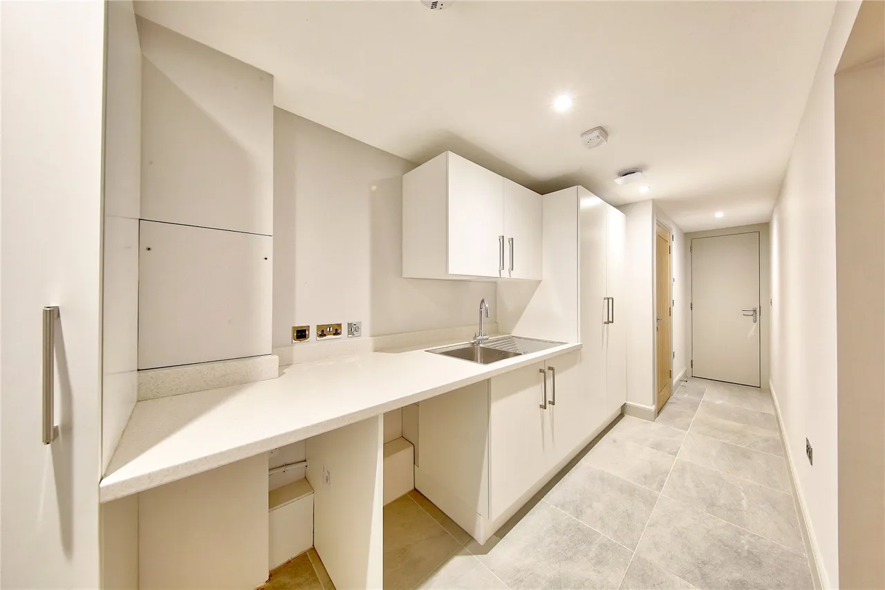 Old Bakery Mews, Hampton Wick, Kingston, KT1 4FU, photo 13