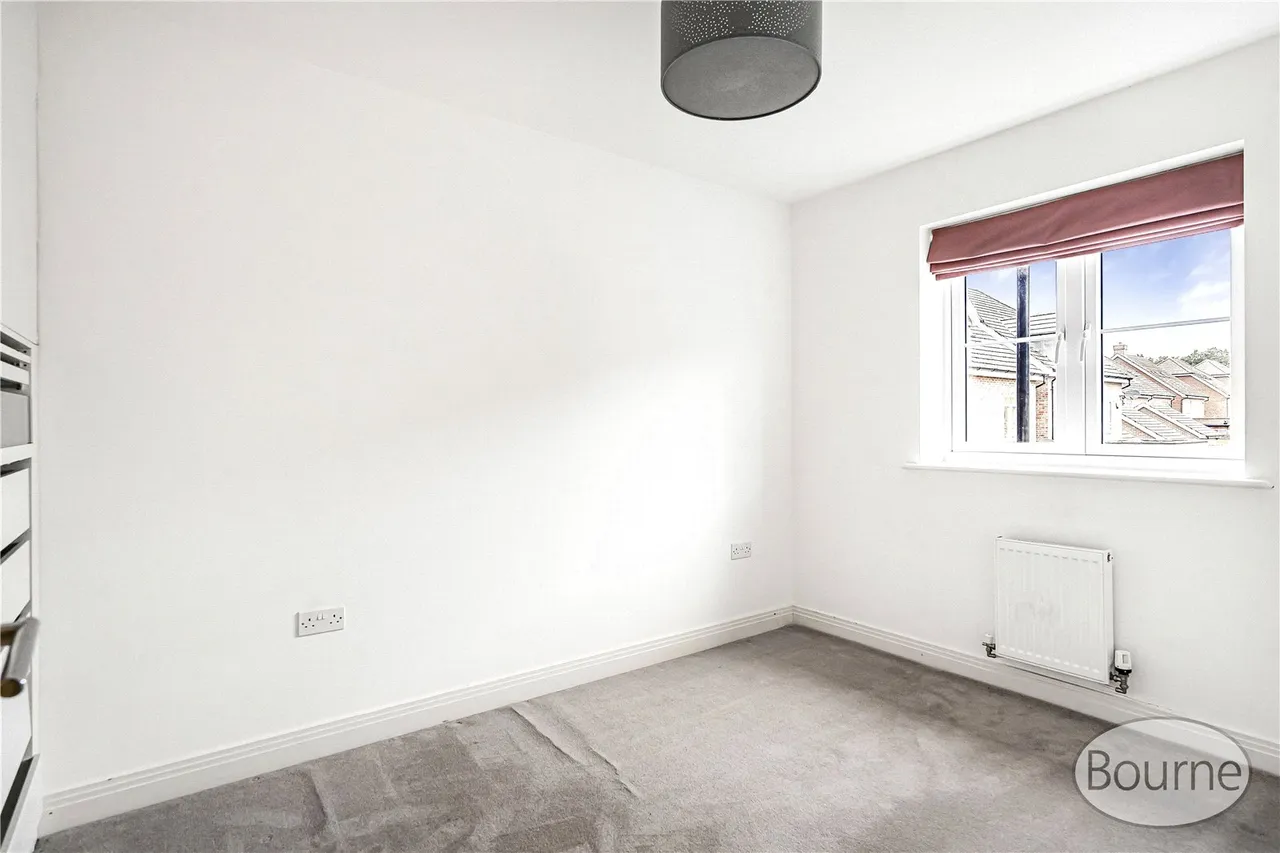 Jersey Close, Knaphill, GU21, photo 8