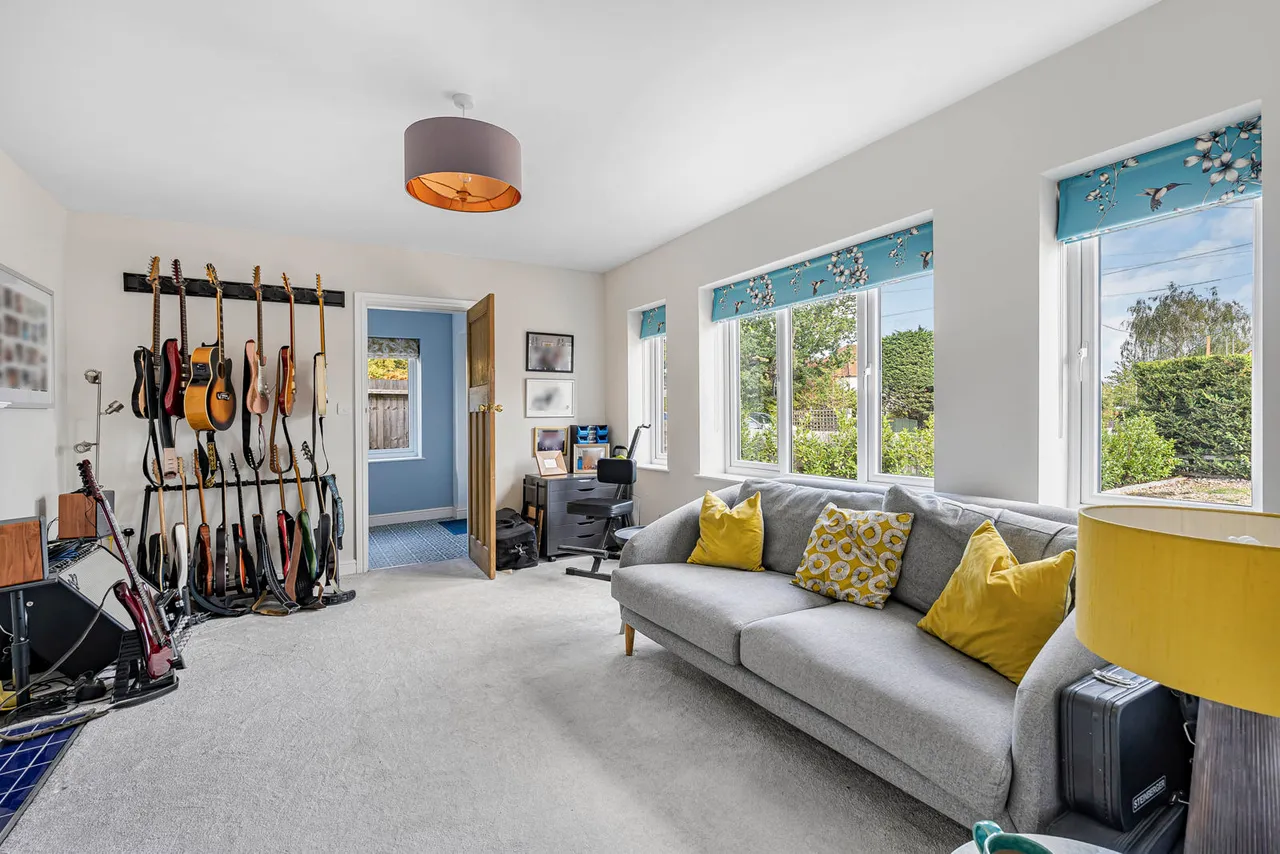 Farnham Road, Holt Pound, GU10, photo 5