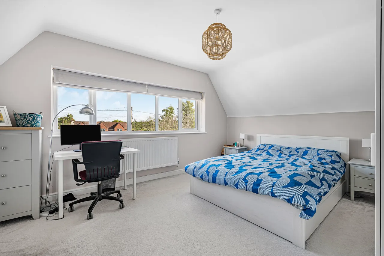 Farnham Road, Holt Pound, GU10, photo 7
