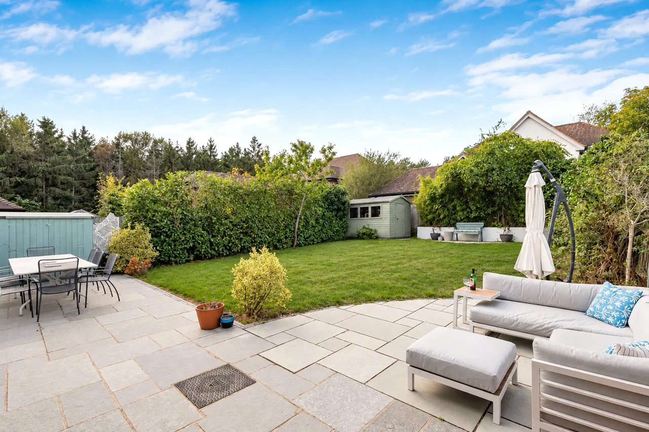 Farnham Road, Holt Pound, GU10, photo 10