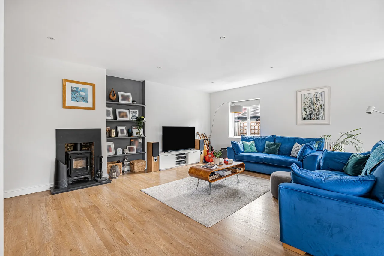 Farnham Road, Holt Pound, GU10, photo 14