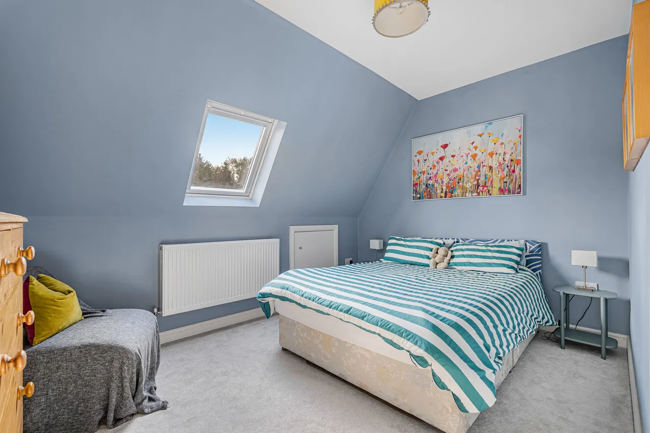 Farnham Road, Holt Pound, GU10, photo 20