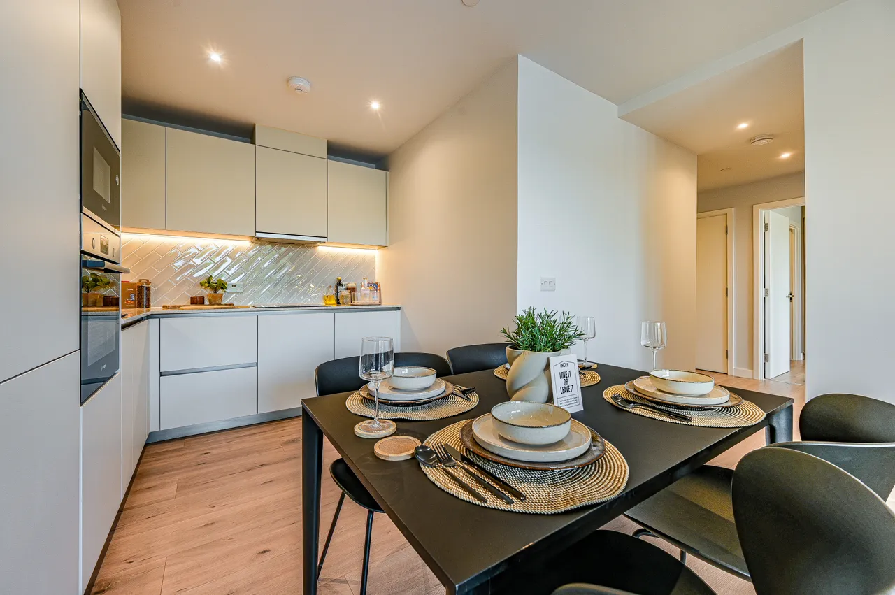 Flat 410, Mahogany Apartments, London, photo 8