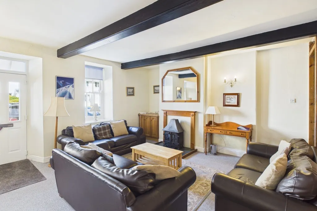 Meadowcroft Lane, Storrs Park, photo 2