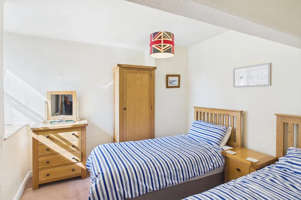 Meadowcroft Lane, Storrs Park, photo 8