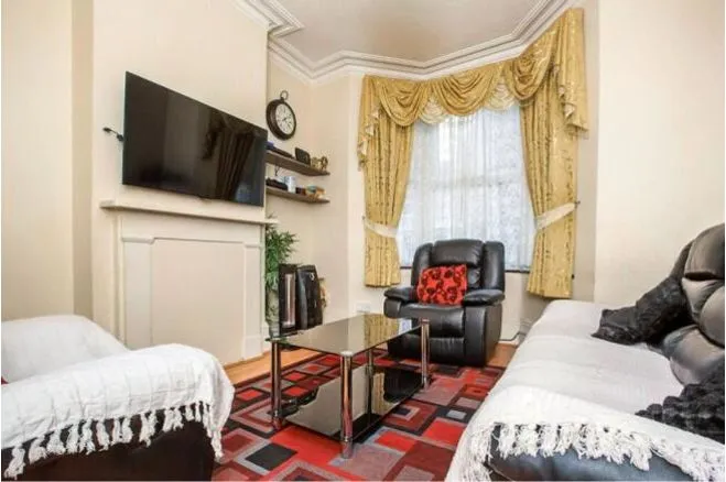 Glyn Road, London, photo 2