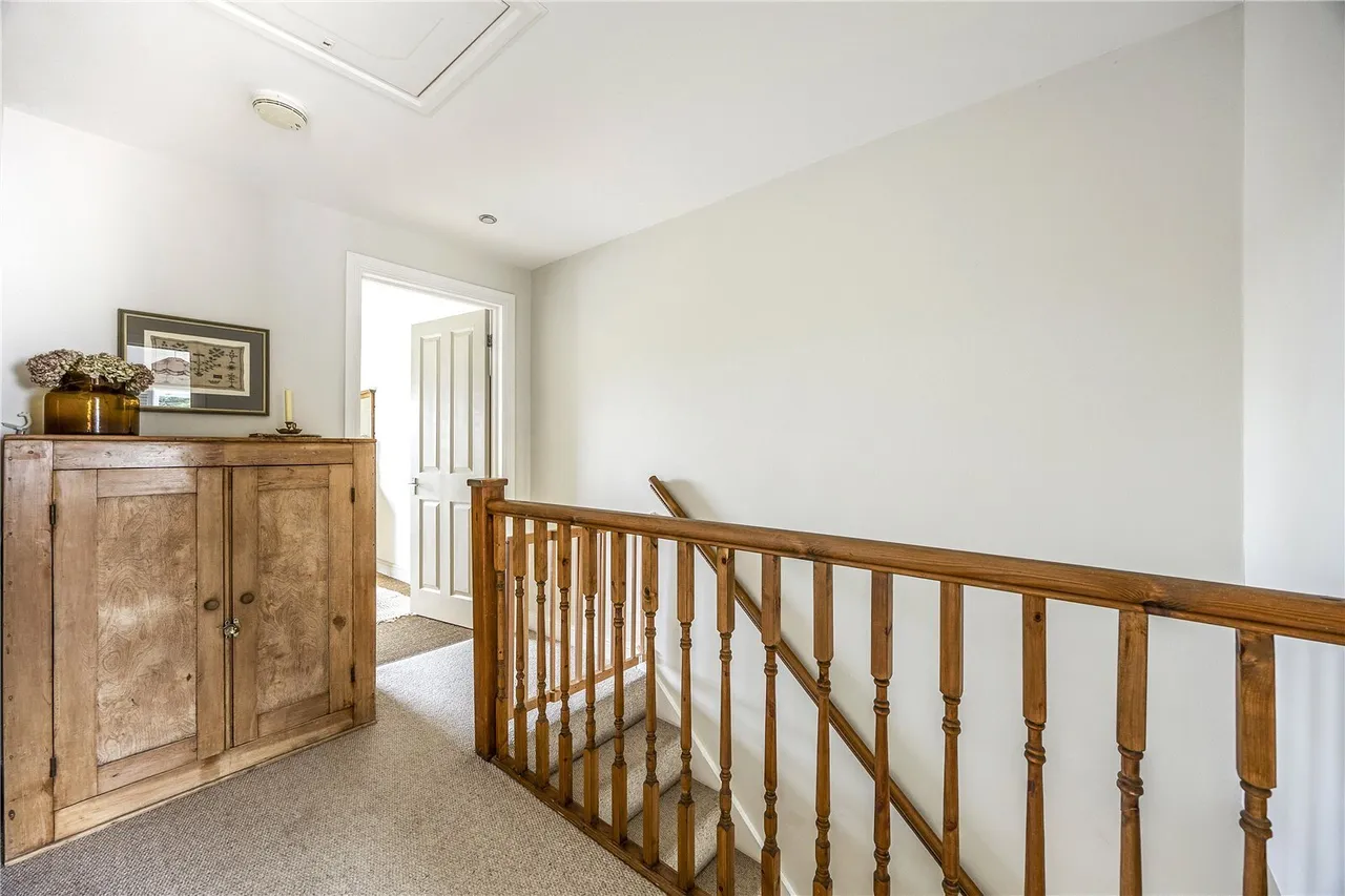 Pilley Lane, Leckhampton, GL53, photo 7