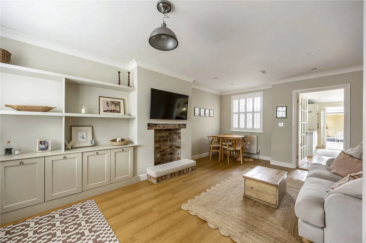 Pilley Lane, Leckhampton, GL53, photo 4