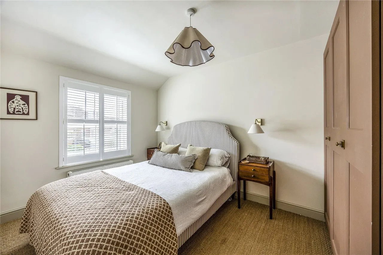 Pilley Lane, Leckhampton, GL53, photo 8