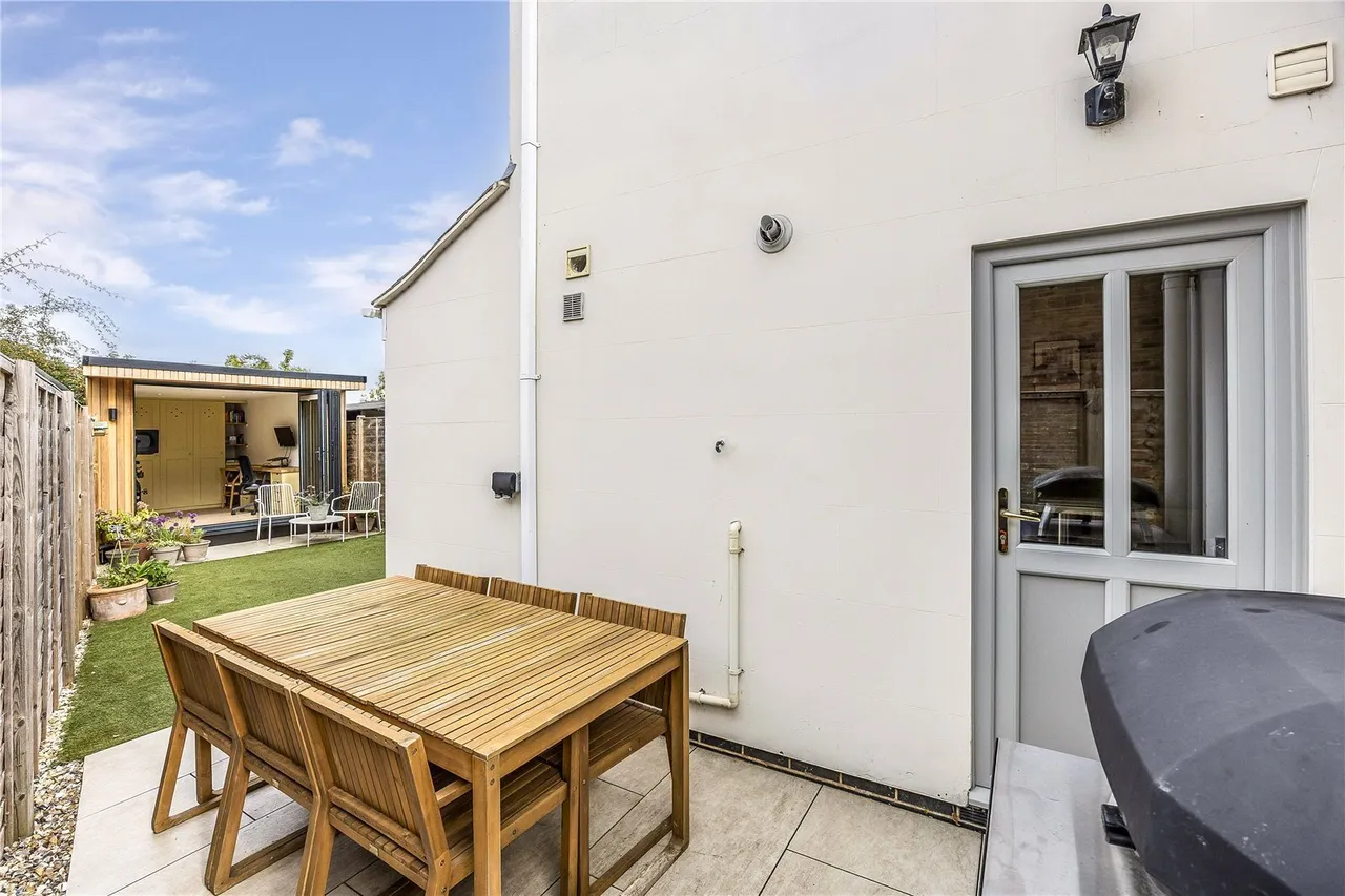 Pilley Lane, Leckhampton, GL53, photo 17