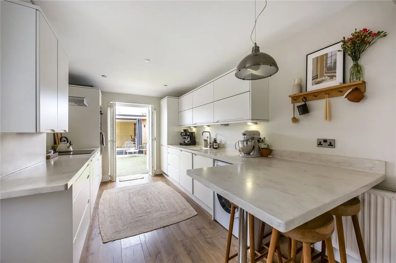 Pilley Lane, Leckhampton, GL53, photo 6