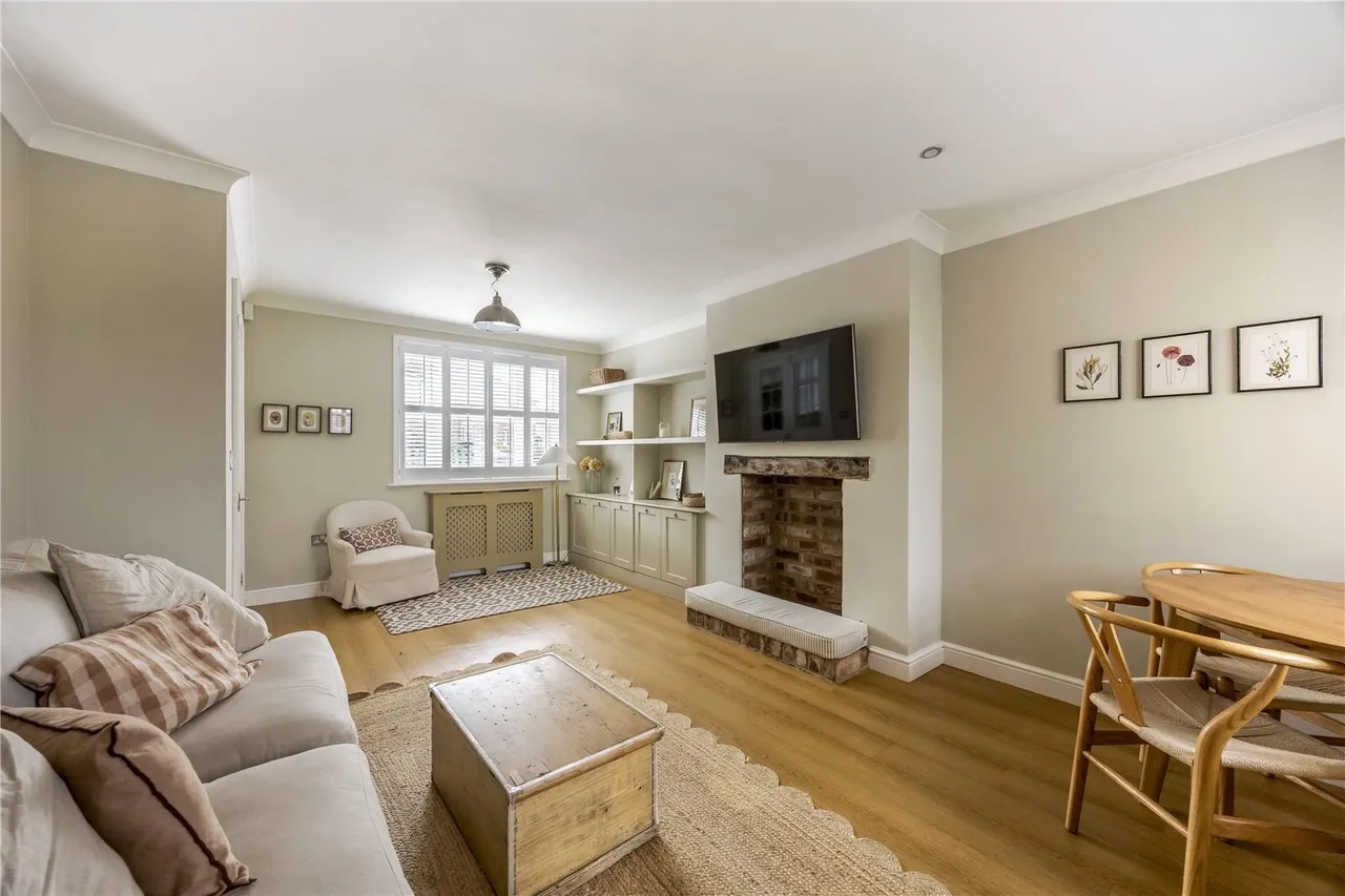 Pilley Lane, Leckhampton, GL53, photo 5