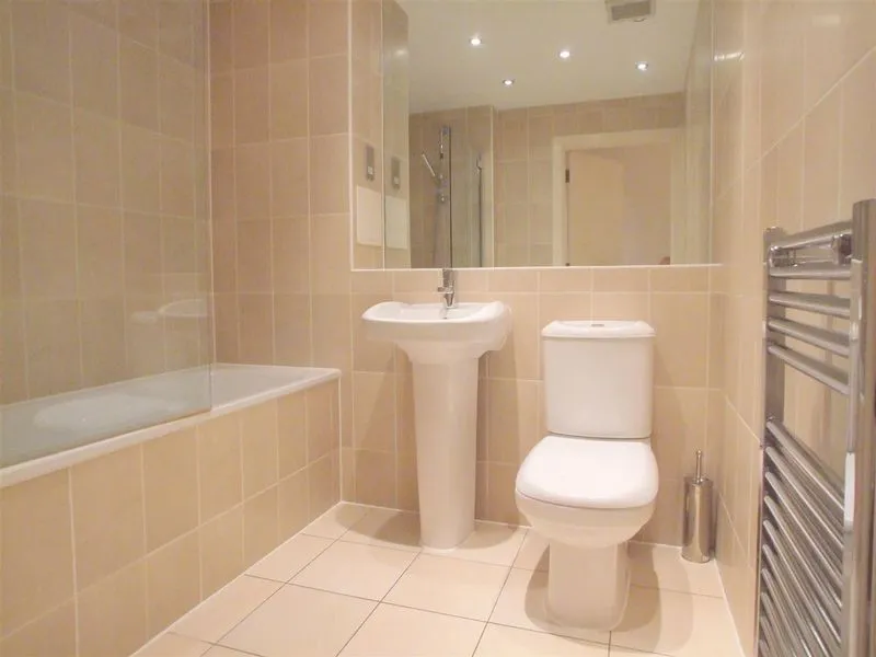 852 Brighton Road, Purley CR8 2FD, photo 10