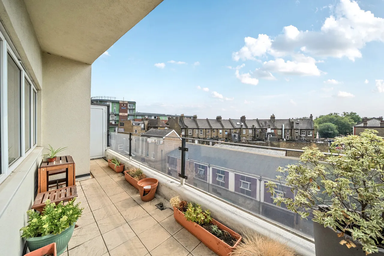 Sternhall Lane, London, SE15, photo 11