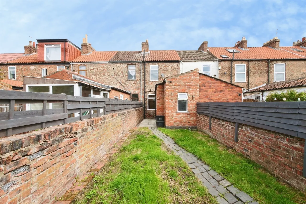 Field View, York, photo 7