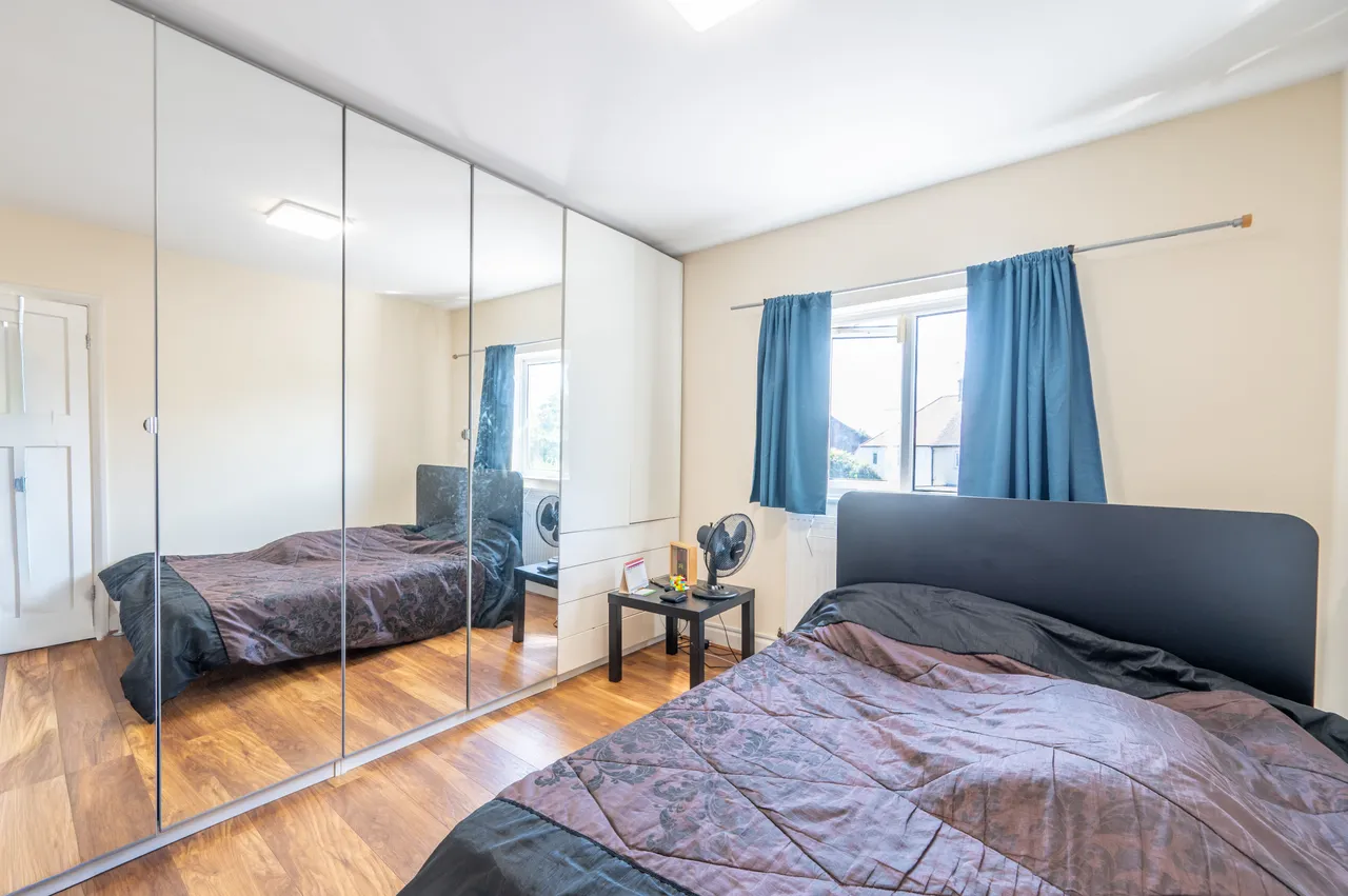 35 Lily Gardens, Wembley, photo 5