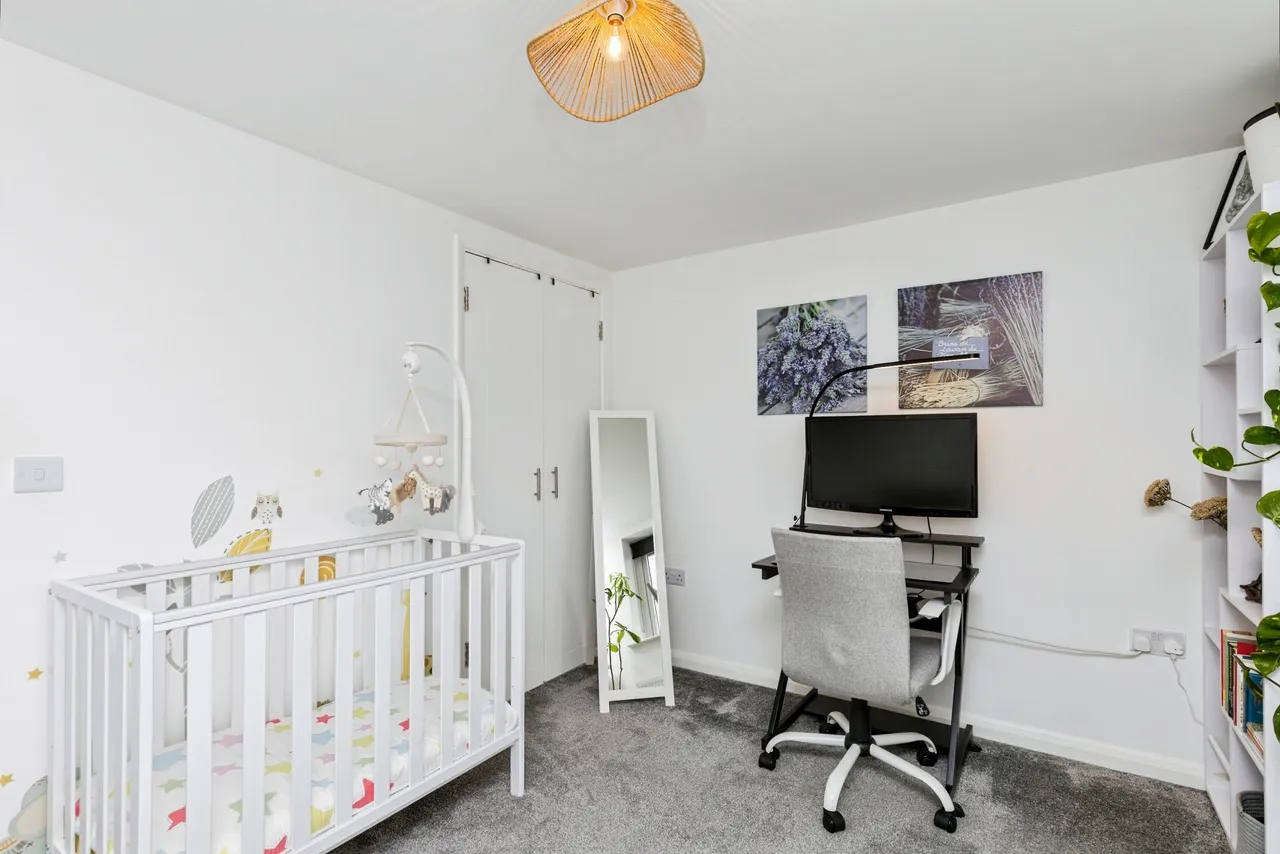 Martyrs Avenue, Crawley, RH11, photo 15