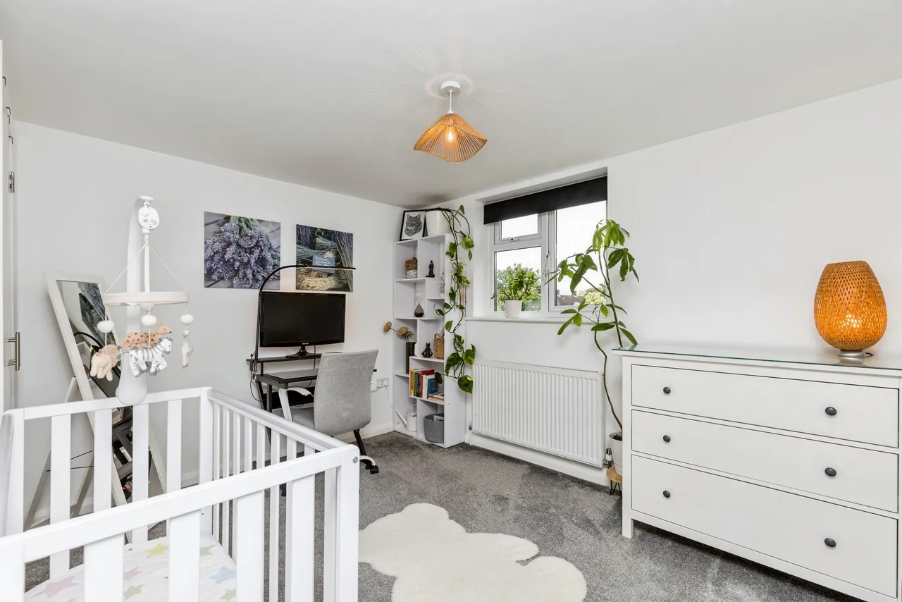 Martyrs Avenue, Crawley, RH11, photo 16