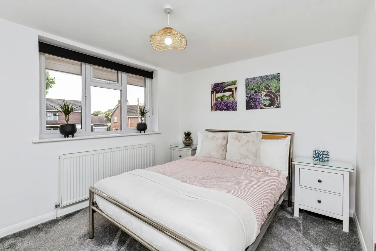 Martyrs Avenue, Crawley, RH11, photo 13