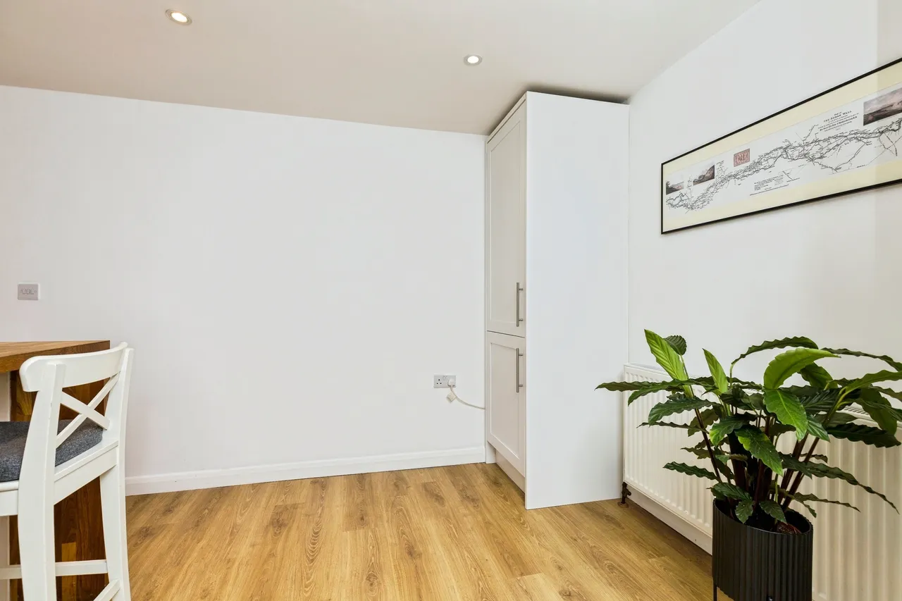 Martyrs Avenue, Crawley, RH11, photo 10
