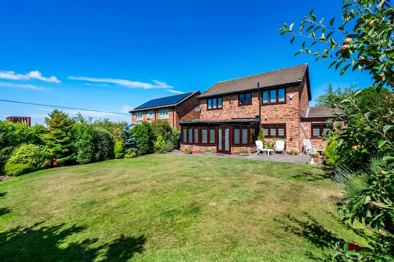 Ashley Gardens, High Lane, Stockport, Greater Manchester, SK6 8AB, photo 2