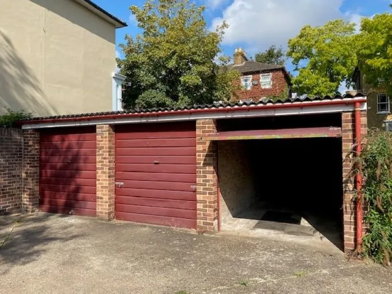 property for sale — Hawfield Court, Isleworth
