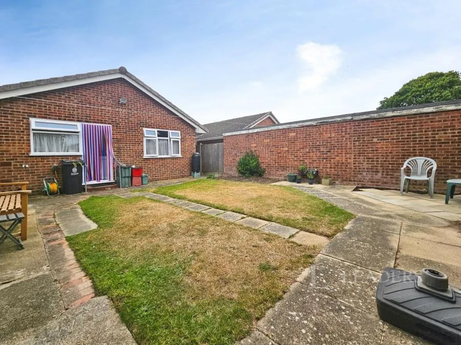 Ladbrooke Road, Clacton-on-Sea, CO16, photo 13