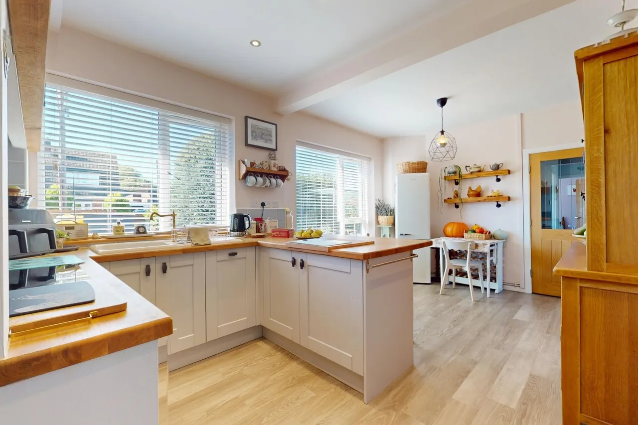 Glencarron, Holly Road, Little Dawley TF4 3HA, photo 6