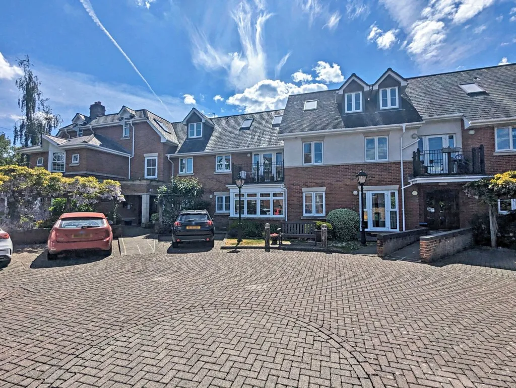 2 bed flat for sale, Brockenhurst, Hampshire