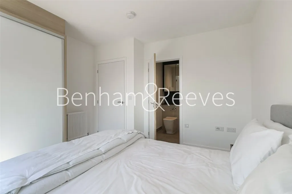 Donovan Way, Staines-upon-Thames, HA1, photo 7