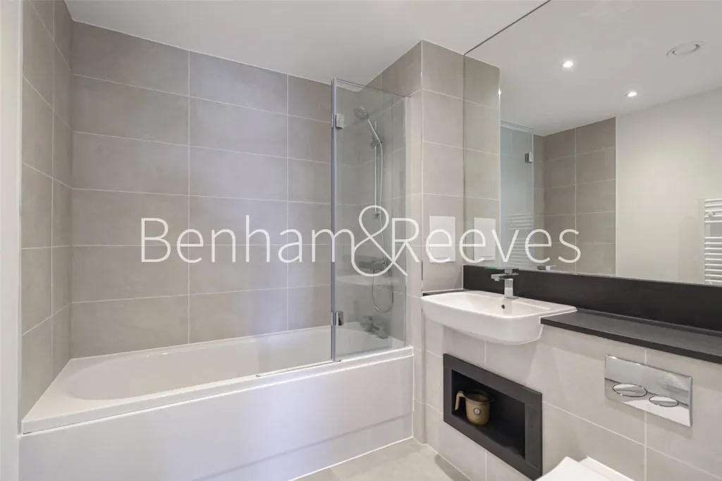 Donovan Way, Staines-upon-Thames, HA1, photo 5