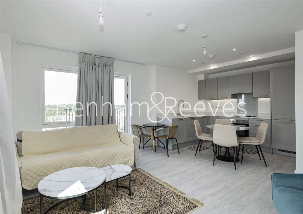 Donovan Way, Staines-upon-Thames, HA1, photo 6