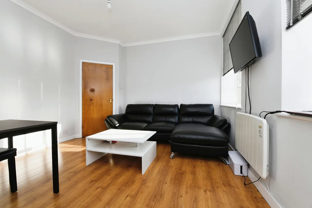 Durrant Court, Brook Street, Chelmsford, Essex, CM1, photo 6