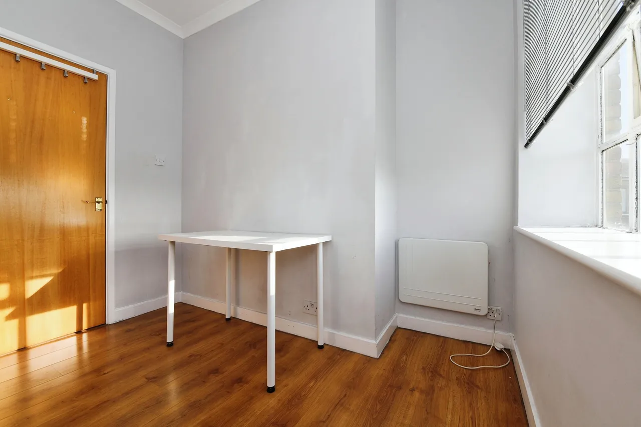 Durrant Court, Brook Street, Chelmsford, Essex, CM1, photo 8