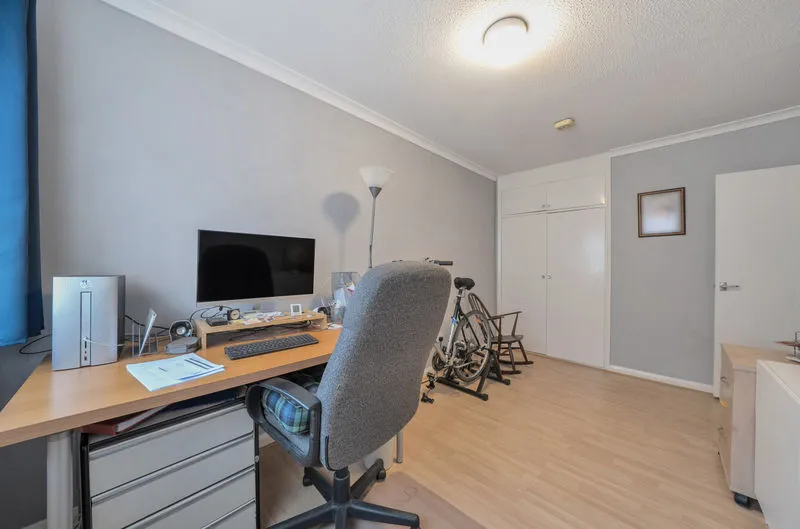Hillview Close, Purley CR8 1AU, photo 11
