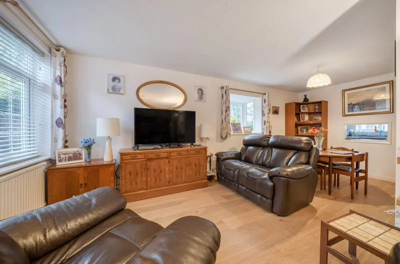 Hillview Close, Purley CR8 1AU, photo 2