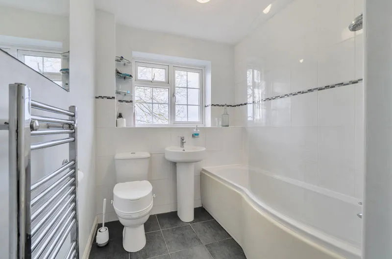 Hillview Close, Purley CR8 1AU, photo 16