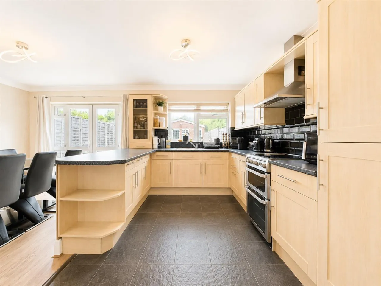 3 bed house for sale, Semi-Detached For SaleWest Way, Heston, TW5