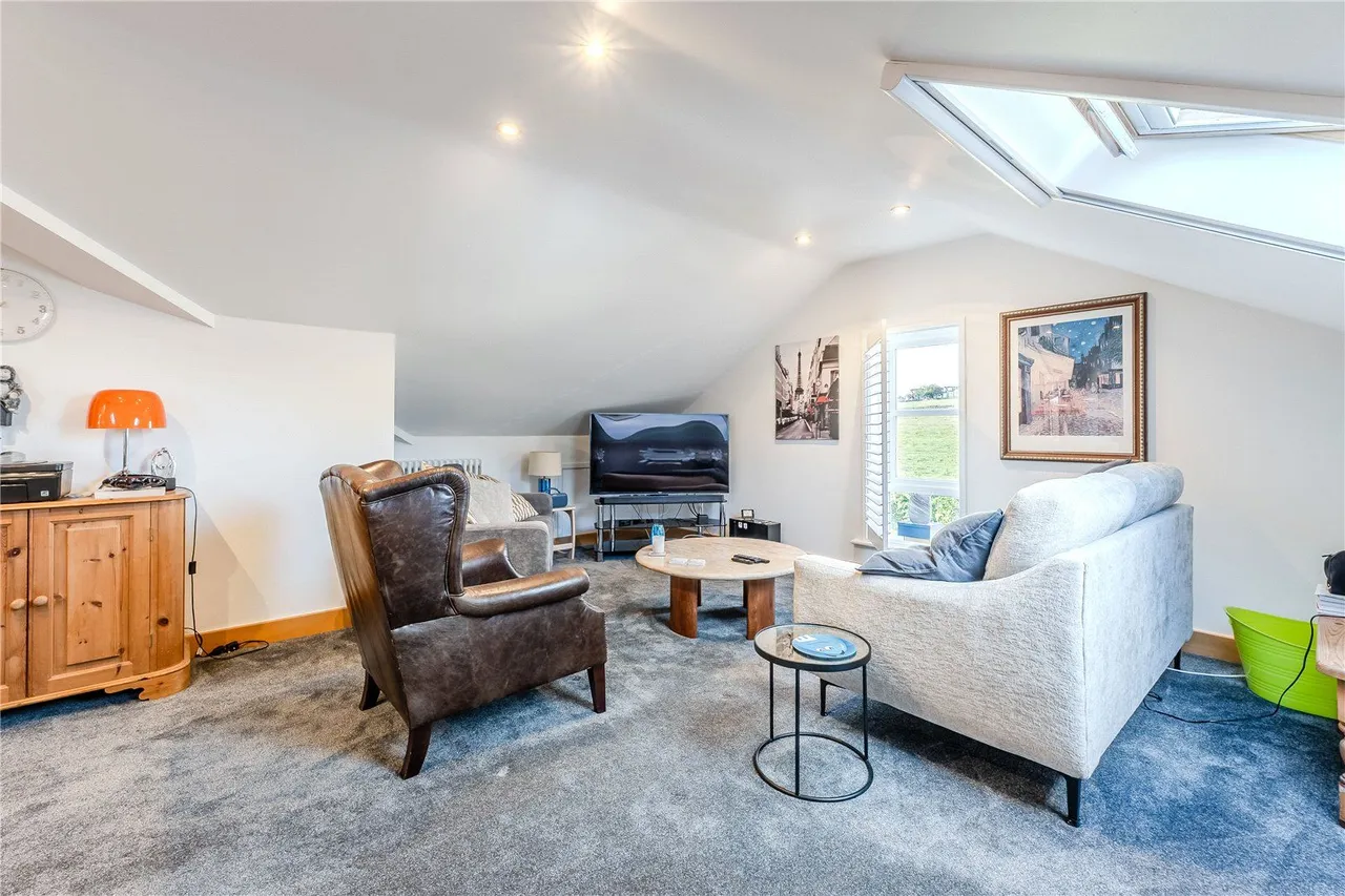 Calverley Bridge, Leeds, LS13, photo 3