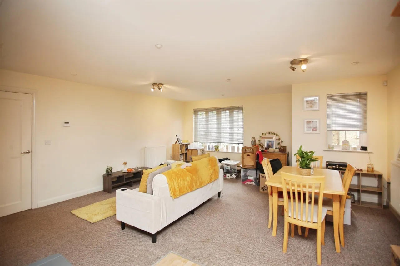 Avocet Close, Rugby, photo 8