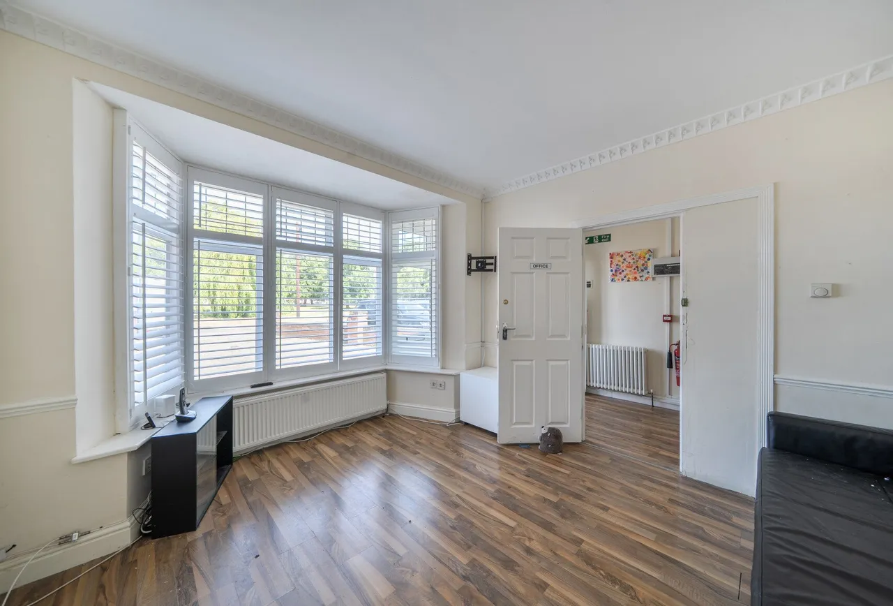 Sherborne Gardens, London, NW9 9TE, photo 3