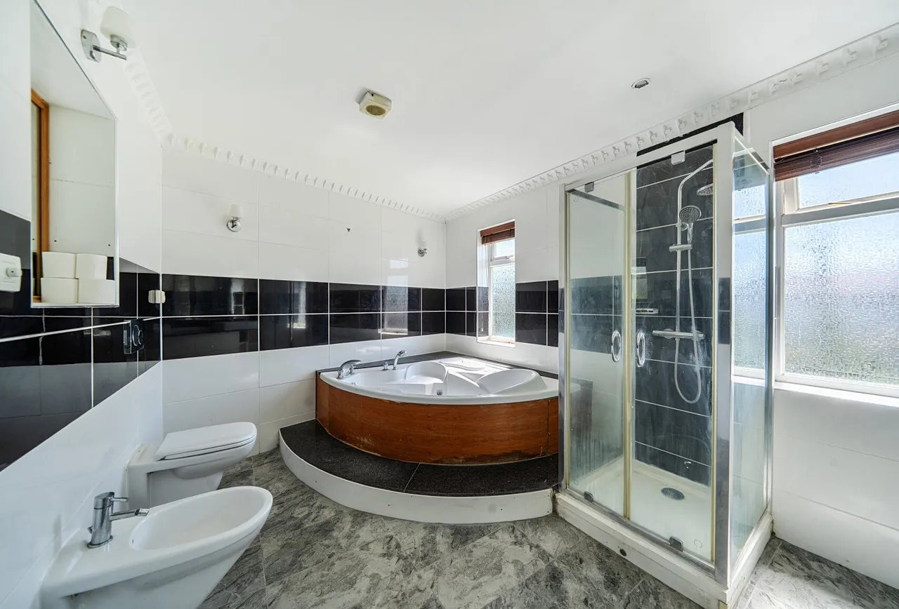 Sherborne Gardens, London, NW9 9TE, photo 12