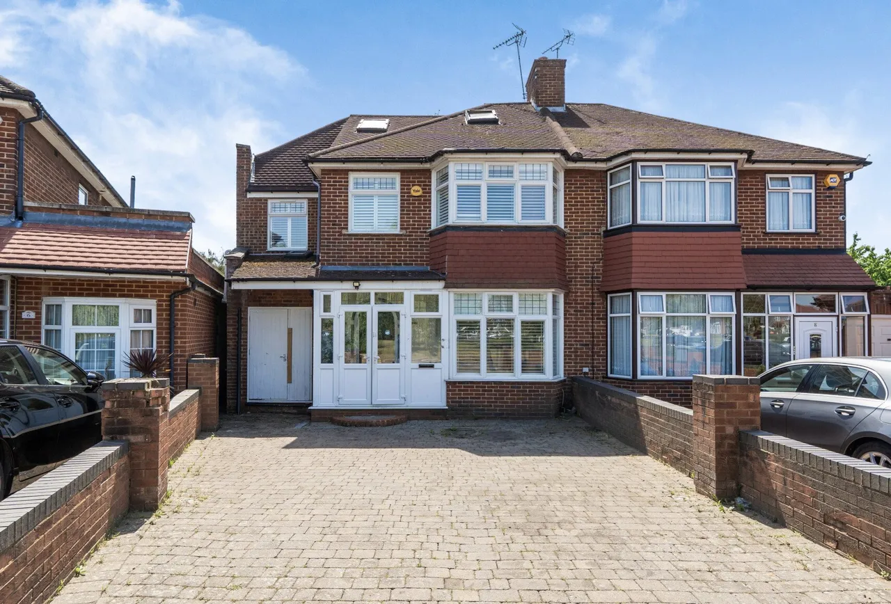 Sherborne Gardens, London, NW9 9TE, photo 2